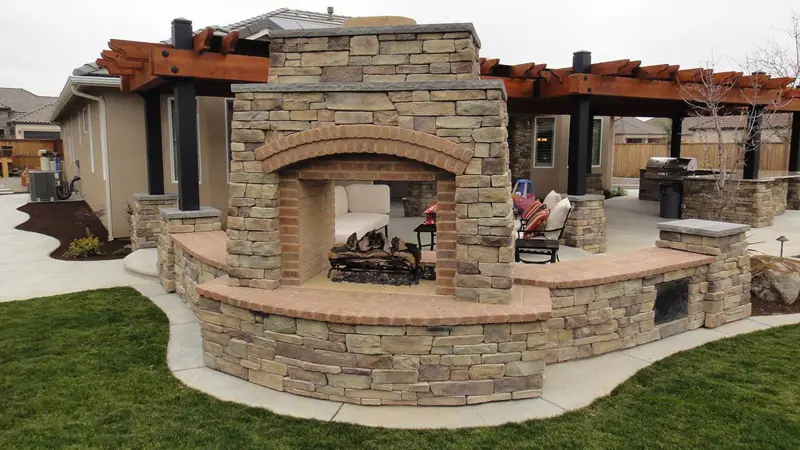 ARE OUTDOOR GAS FIREPLACES WARM