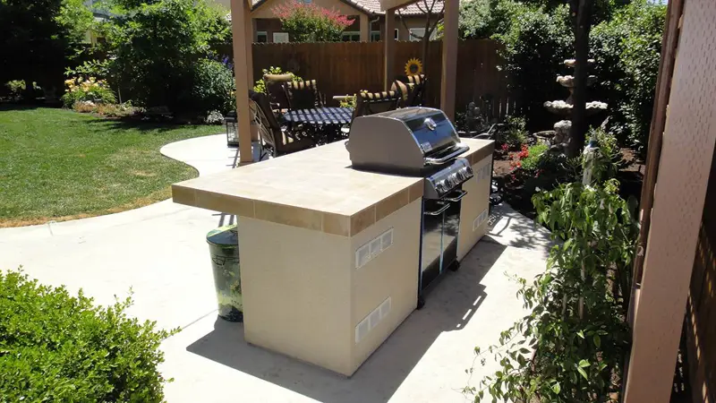 DOES AN OUTDOOR KITCHEN ADD HOME VALUE