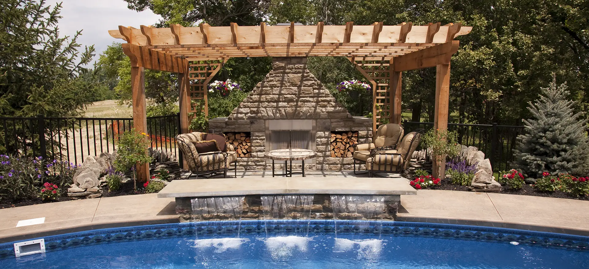 17 Luxury Features for Your Backyard Redesign